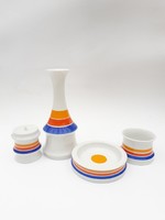Hollóházi készlet - színes retro porcelán dekoráció: gyertyatartó, hamutál, cigarettakínáló és váza