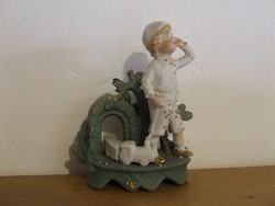 Régi, antik német biszkvit porcelán gyerek,kisfiú figura játék vonattal- bájos életkép