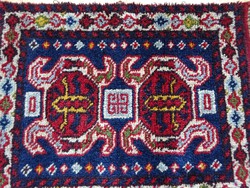 ​Kézi csomózású kazak mintás békés-szentandrási kis szőnyeg