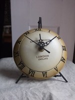 London-asztali óra elemes, állványával