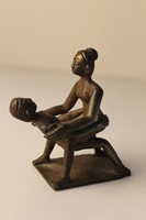 Antik erotikus keleti bronz kis szobor I.