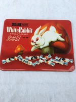 Nyuszis pléh fém doboz tető - White Rabbit Creamy Candy cukor cukorkás 