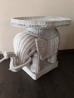 Rattan elefánt asztalka levehető tàlcàval a tetejèn