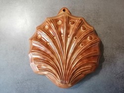 Kagyló alakú mázas kerámia sütőforma