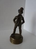 Kalapos úrfi bronz figura