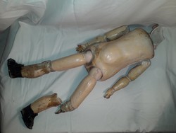 Antik eredeti baba test - porcelán fej, fa végtagok - jelzett sérült