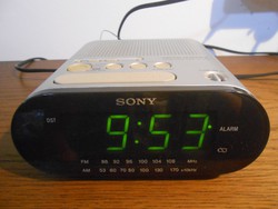 Sony ICF-C218 FM/AM ébresztőórás rádió