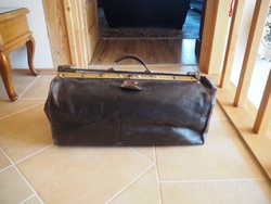 Large medical leather bag (52 cm long, 25 cm high and 25 cm wide)