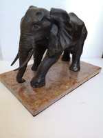 Antik elefánt bronz figura vadász afrika