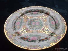 Jingdezhen Famille Rose kézzel festett kínai dísz tál 26,7 cm