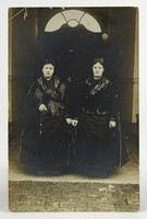 1B177 Antik fotográfia népviseletbe öltözött asszonyok képeslap 1910