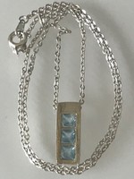 Ezüst vagy ezüstözött nyaklánc akvamarin színű kristállyal, 45 cm