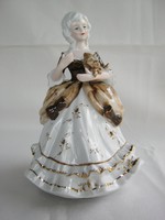 Forgó zenélő porcelán barokk hölgy