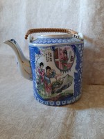 Flawless oriental tea pourer