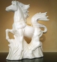 Nagy méretű porcelán paci, lovacska szobor 28cm