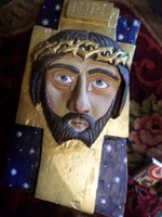 Keményfából faragott , festett , naiv Krisztus ábrázolás . Kb 32 x 20 cm-es és 3-4 cm vastag .