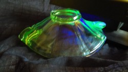 Urán üveg kínáló tálka art deco