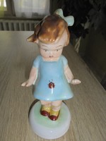 Bodrogkeresztúri kerámia katicás kislány figura
