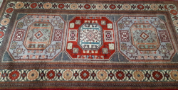 Kézi csomózású gyönyörű szőnyeg Azerbajdzsánból