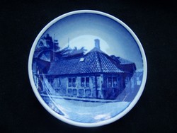 Andersen szülőháza dísztál - Royal Copenhagen porcelán  jelzett, hibátlan. d = 8 cm Szélesség: 8 cm 