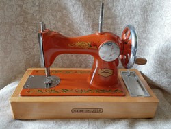Retro Made in USSR gyerek varrógép