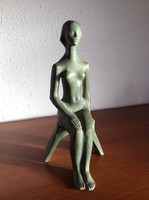 Modernista szocreál terracotta szobor. Jelzett Kiss István (1959 “ bimbó” című alkotása)