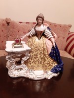 Antik barokk porcelán, királynő ,
