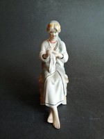 Sculpture depicting a woman embroidering painted biscuit porcelain nipp - ep