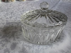 Showy glass with bonbonier lid