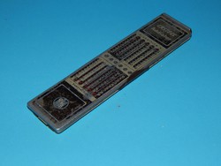 Kombinált számológép és logarléc az 1920-as évekből