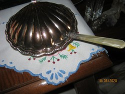 Kagyló forma  kaviáros tál kanállal üveg betéttel