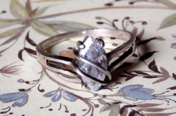 LEÁRAZVA! Gyémánt csiszolású kristállyal ékesített ezüst gyűrű