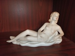 Wallendorf Német porcelán női akt szobor