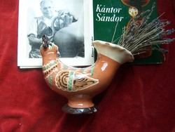 Kántor Sándor: Tyúk alakú váza  Mázas , írókázott kerámiafigura. Apró sérülésekkel. Alján jelzett. A