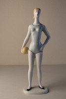 Hollóházi porcelán sportoló lány szobor világoskék dresszben