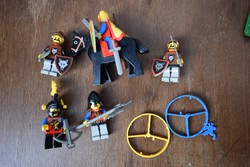 LEGO SYSTEM 6105 készlet lovag témájú figurái felszereléssel eredeti jó állapotban 80 as 90 es évek
