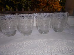 4 db Antik savmaratott csipke finomságú díszítéssel  pohár