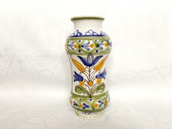 Iparművészeti habán mintás váza, 23,5 cm.