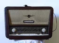 1B746 Antik fadobozos rádió TELEFONGYÁR T528-H csöves rádió