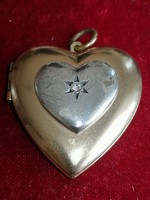 Nagyméretű aranyozott antik Bieder fényképtartó szív a szívben medál 