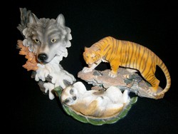 3 db különleges állat szobor (valószínű, hogy gipsz) farkas fej, tigris, szurikáta