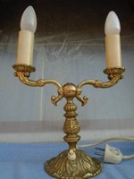 Gyertyatartó, tömör réz asztali lámpa szép állapotban, 2 ágú,  antik hatásúval újra vezetékelve.