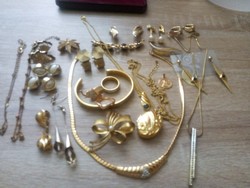 Gilded multi-piece jewelry package