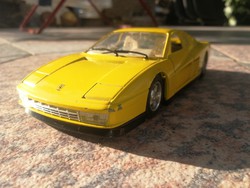 Burago Ferrari Testarossa 1984  .1/24