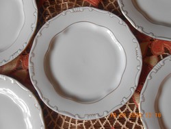 Zsolnay porcelán, arany tollazott lapos tányérok