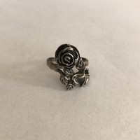 Antik rózsás ezüst gyűrű