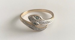 18 karátos arany kígyó gyűrű gyémántokkal és smaragdokkal