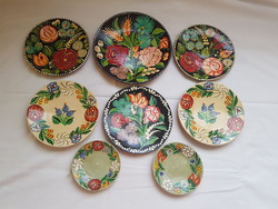 Kalocsai virágmintás festett tányérok falra