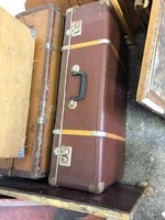 régi bőr bőrönd, 50 x 75 cm-es, jó állapotban, gyűjtőknek.
