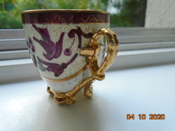 Antik aranybrokát és virág madár mintával, fonott fogóval és 4 kis lábacskával, kávés csésze